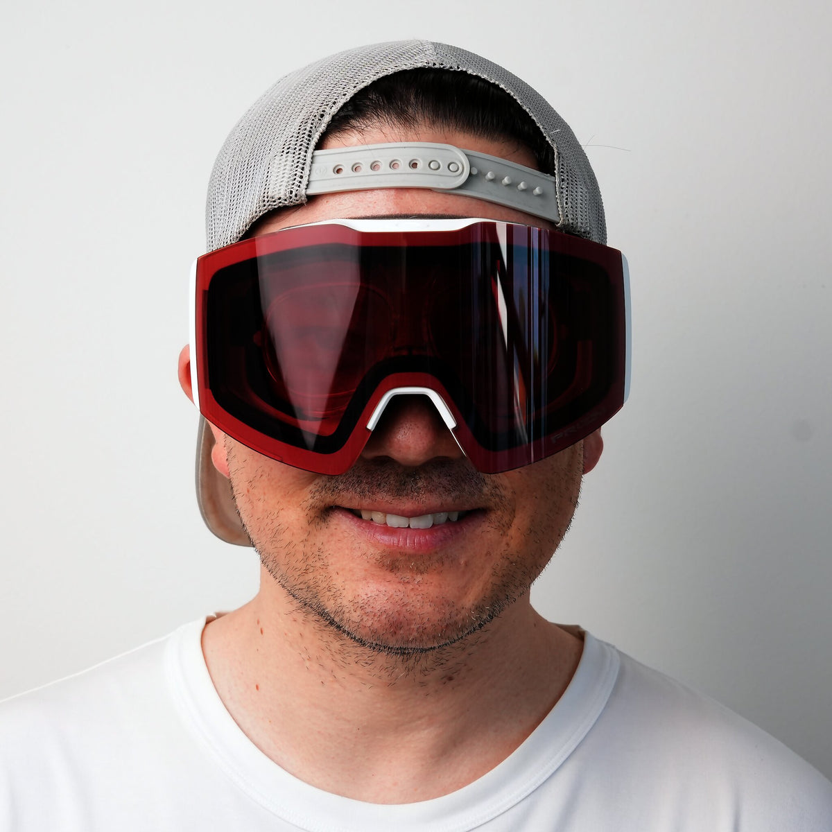 Oakley Fall Line M Skibrille getragen mit eingesetztem Sehstärke Clip, Frontansicht