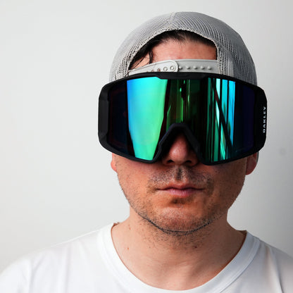 Oakley Line Miner L Skibrille getragen mit eingesetztem Sehstärke Clip, Frontansicht