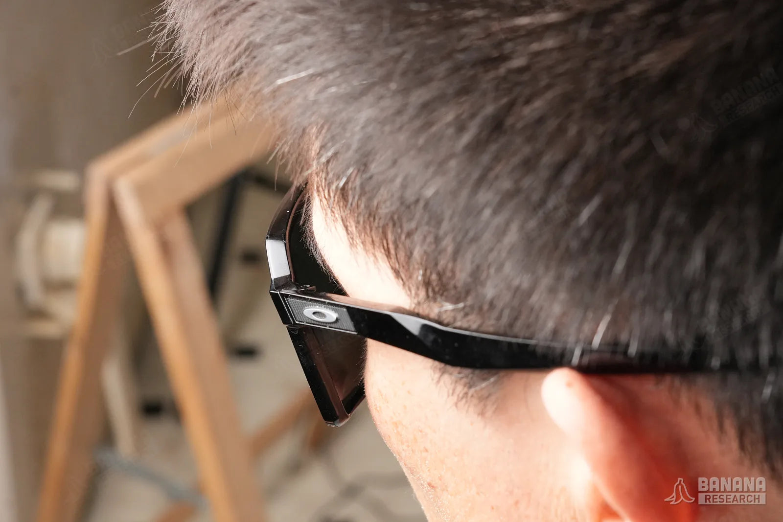 The gap between lens and eye socket, side on